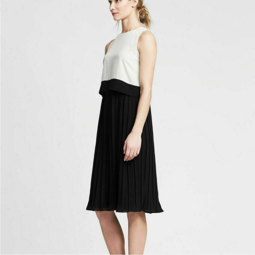 Banana Republic Women’s Sleeveless Pleated Two-Tone Midi Dress
